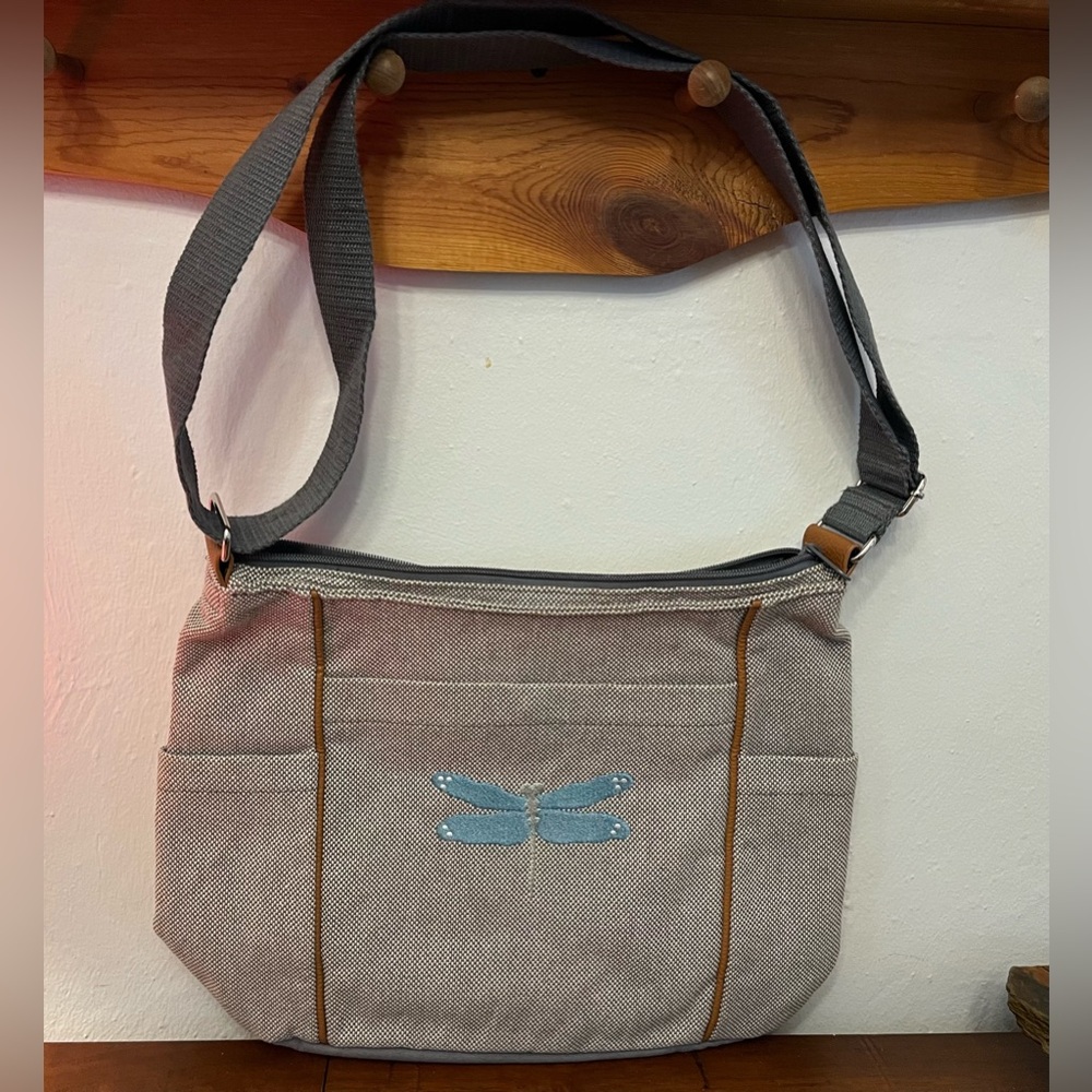 Thirty-One 31 Free To Be crossbody with “Dragonfly” embroidery